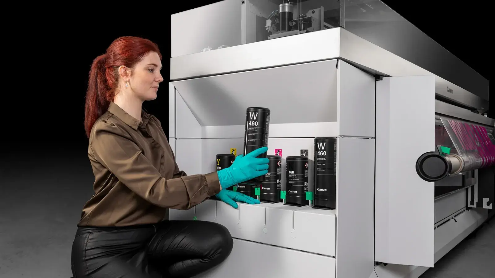 Imprimantă UVgel Canon Colorado M-Series pentru producție roll-to-roll, cu cerneluri Canon UVgel